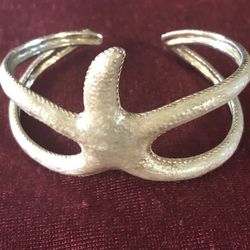 Vintage Gold Tone Starfish Bracelet With Pearly Appearance Cuff Excellent Condition 
