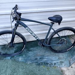 Giant Adult Atx Mountain Bike 