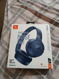 Brand New JbL Earphones  Tune 670 Nc