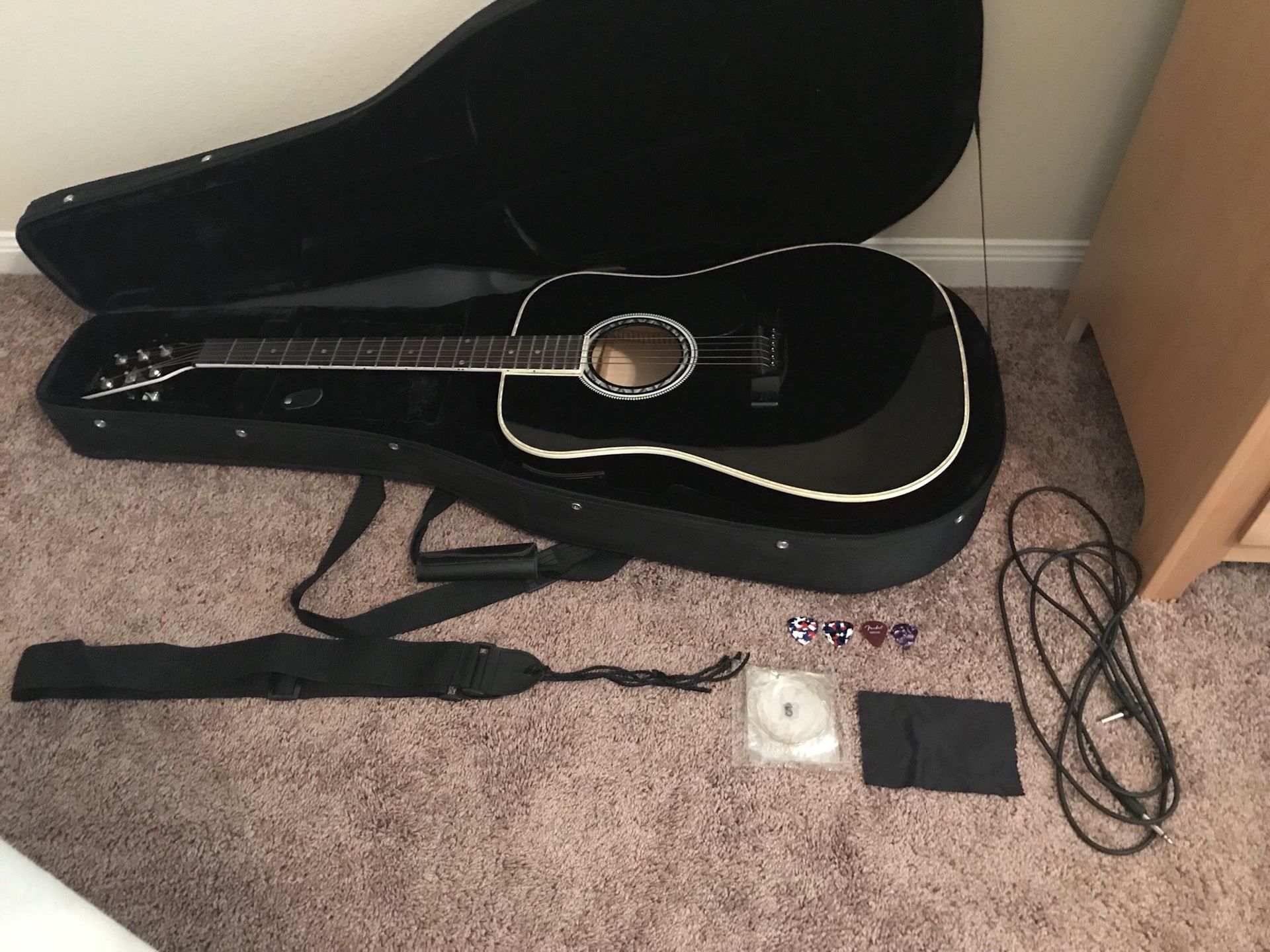 Esteban American Legacy Acoustic Electric Guitar BUNDLE With Custom Velvet Case And Accessories