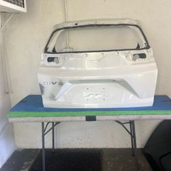 Honda CR-V 2017-2022 Trunk Lid Lift Gate Tailgate OEM 68100-TLA-A50ZZ