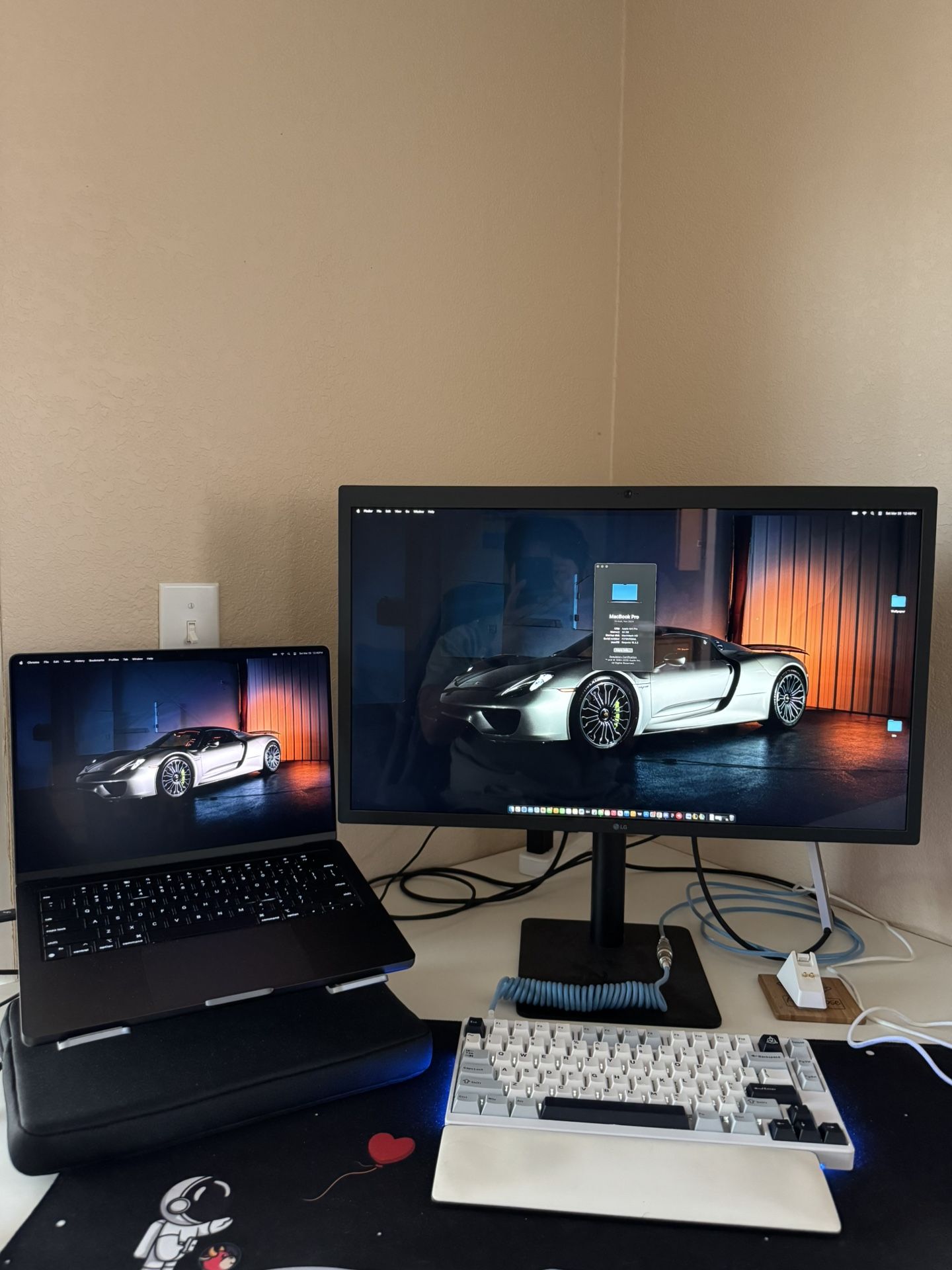 Selling LG Monitor 27MD5KL-B Ultrafine 27" IPS LCD 5K UHD Monitor for Apple Mac LG UltraFine