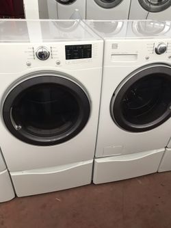 Kenmore washer and dryer w/pedestal & 90 days warranty
