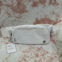 Lululemon Everywhere Belt Bag 1L