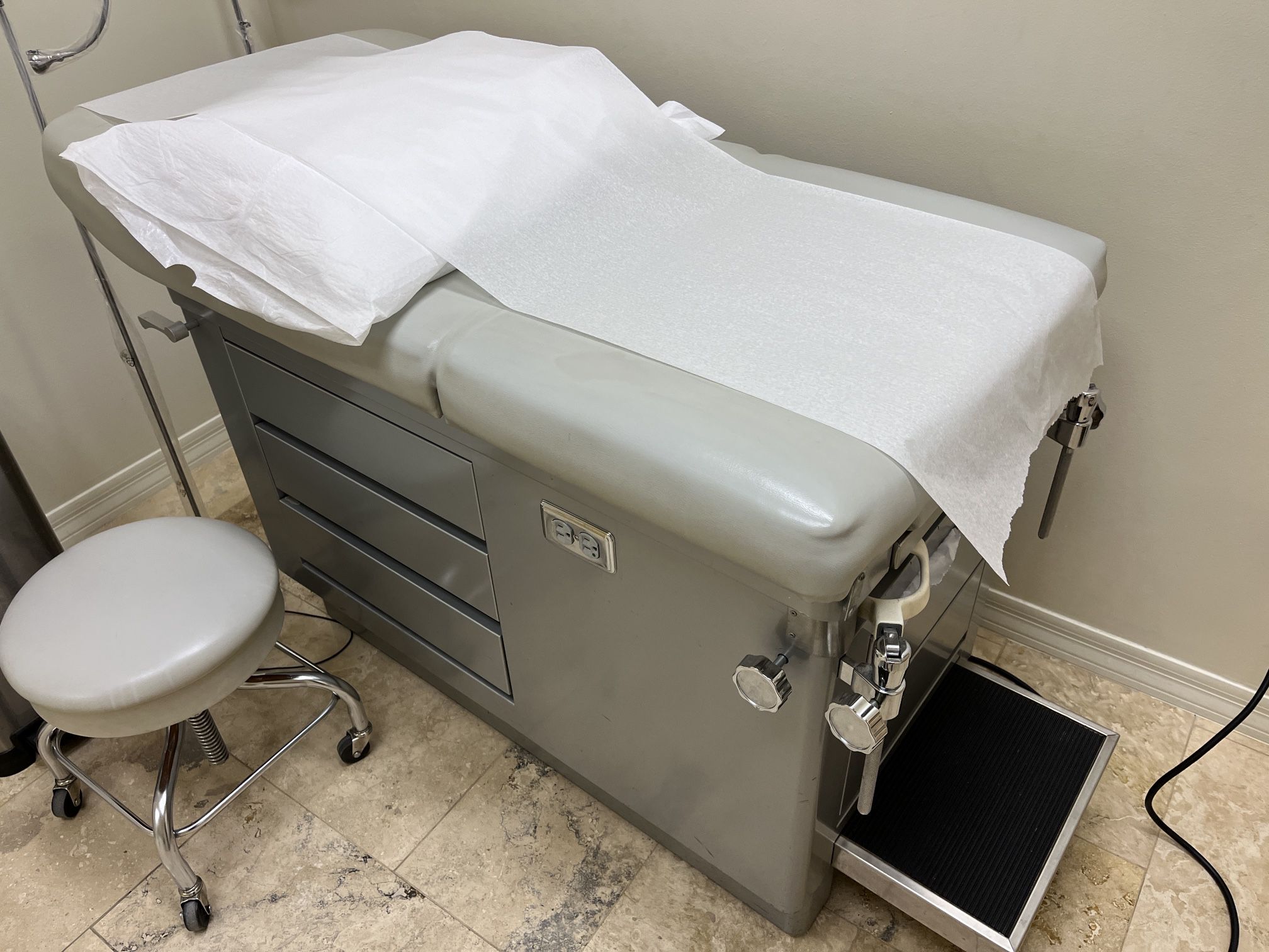 Free Medical exam table