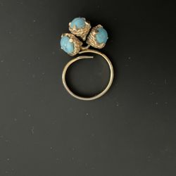 vintage expandable ring with turquoise colored stones