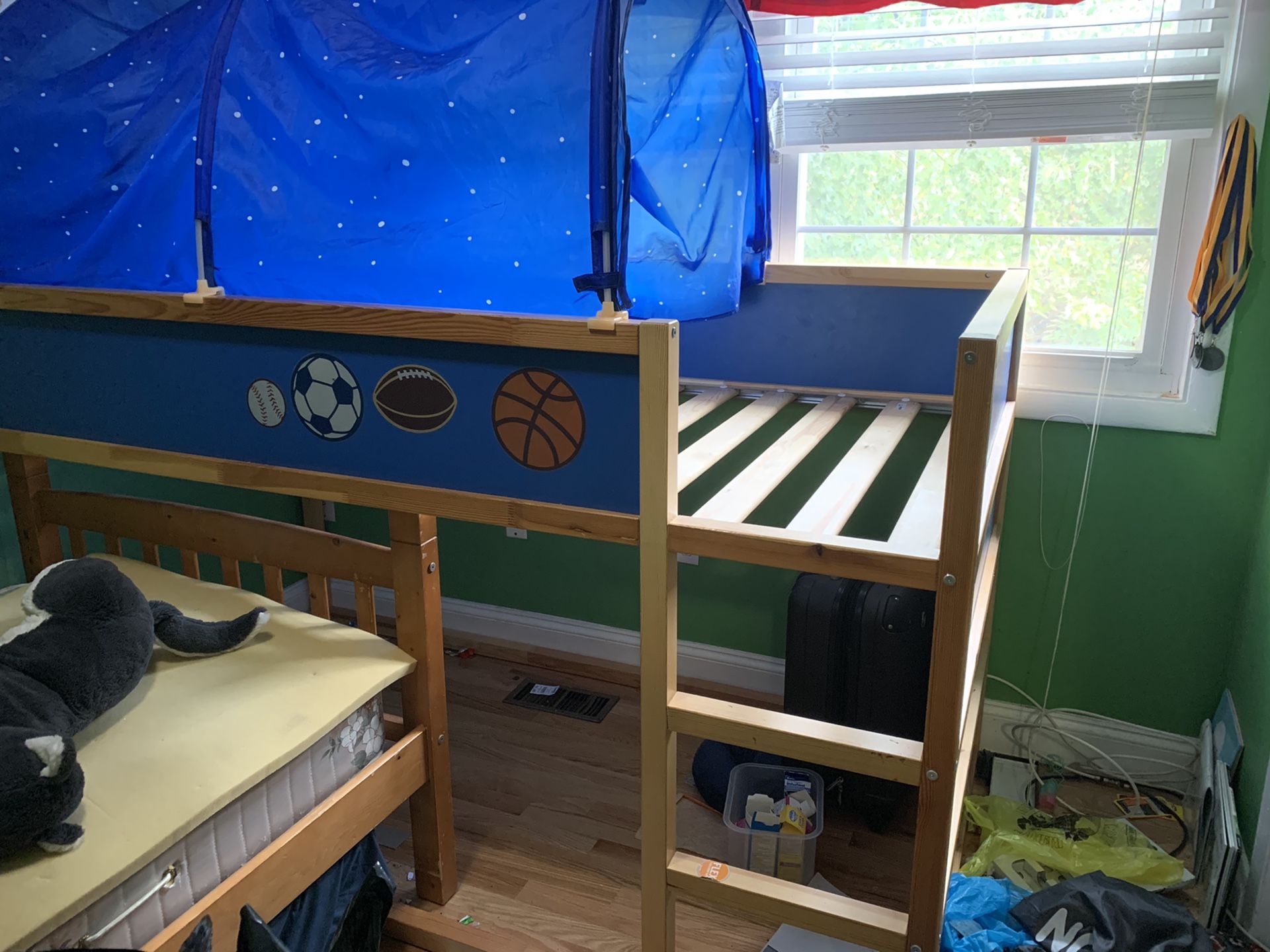 Twin size bed loft bed