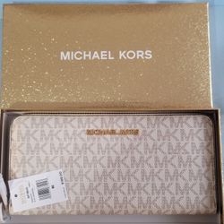 Brand New Women's Michael Kors Wallet. $100 Pickup In Oakdale 