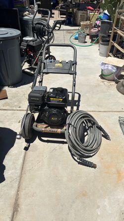 Pressure washer machine. Dewalt $3400 psi. Trabajándo $330  firme