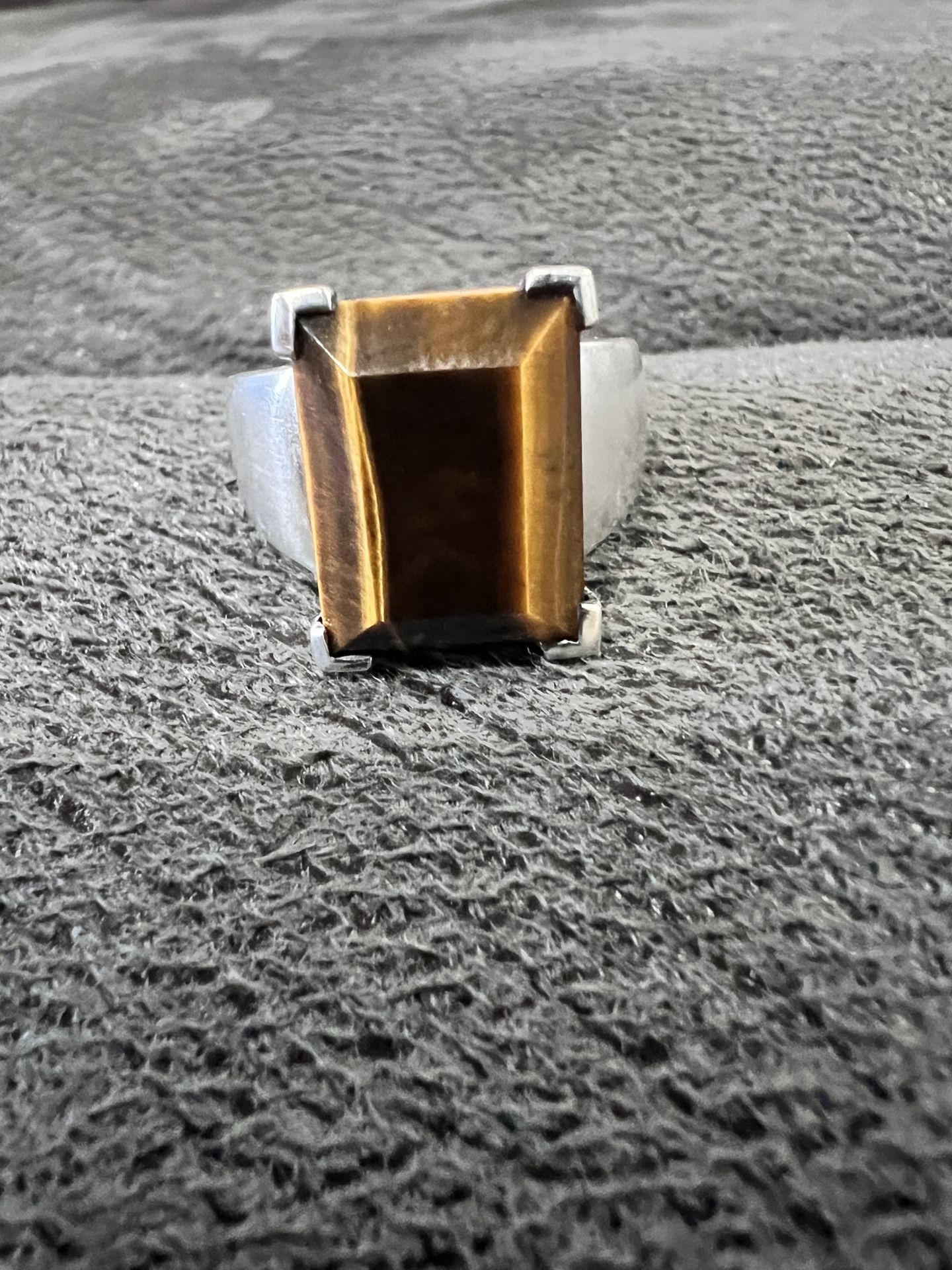 Men’s Sterling Silver .925 Tiger’s Eye Ring. 