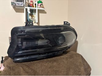 2017 dodge charger heads lights