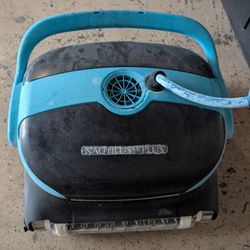 Maytronics Nautilus CC Plus Pool Robot Vacuum