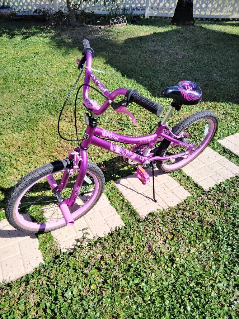 Kent 2 Cool 20 inch BMX Bike. Like New. Excellent Condition