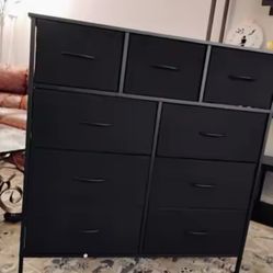 Black dresser new condition 