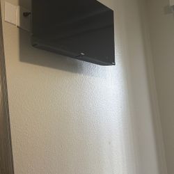 Roku Tv With Mount 