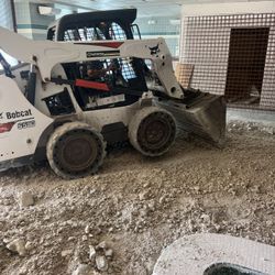 Bobcat Excabacion Truck Demolicion Driveway 