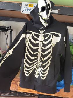 Skull sweater