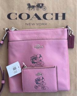 Limited Edition Coach Minnie Mouse Kitt Messenger  (like New) With Card Case (New)/Coach Set