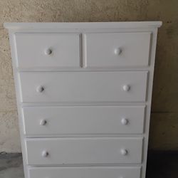 SOLID WOOD DRESSER 