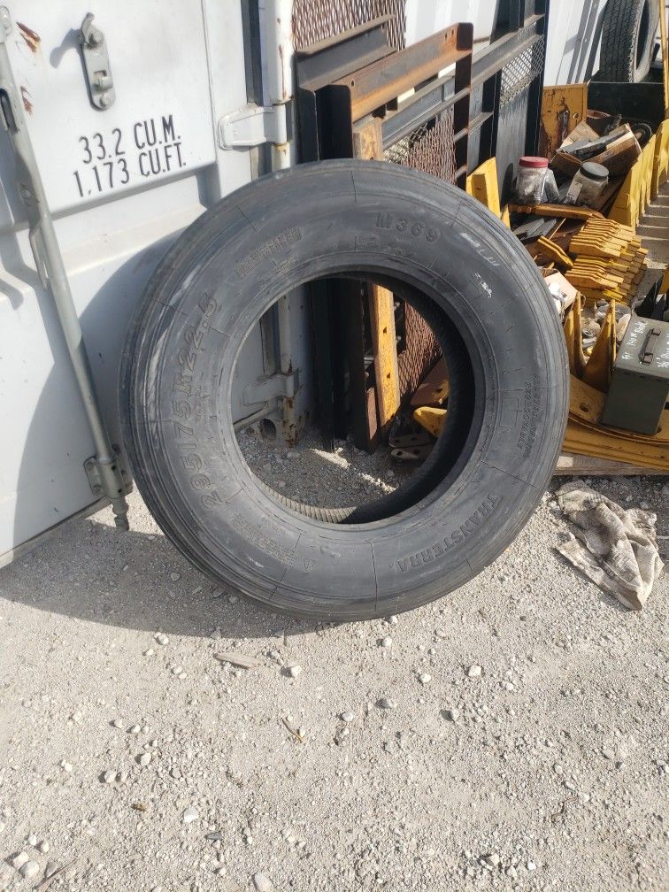 295/75R22.5 Nice Recap 0-miles On Recap