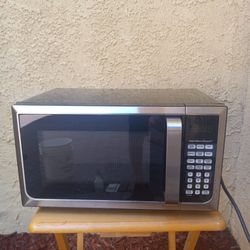 MICROWAVE HAMILTON BEACH 