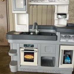 Toy Kitchen Set