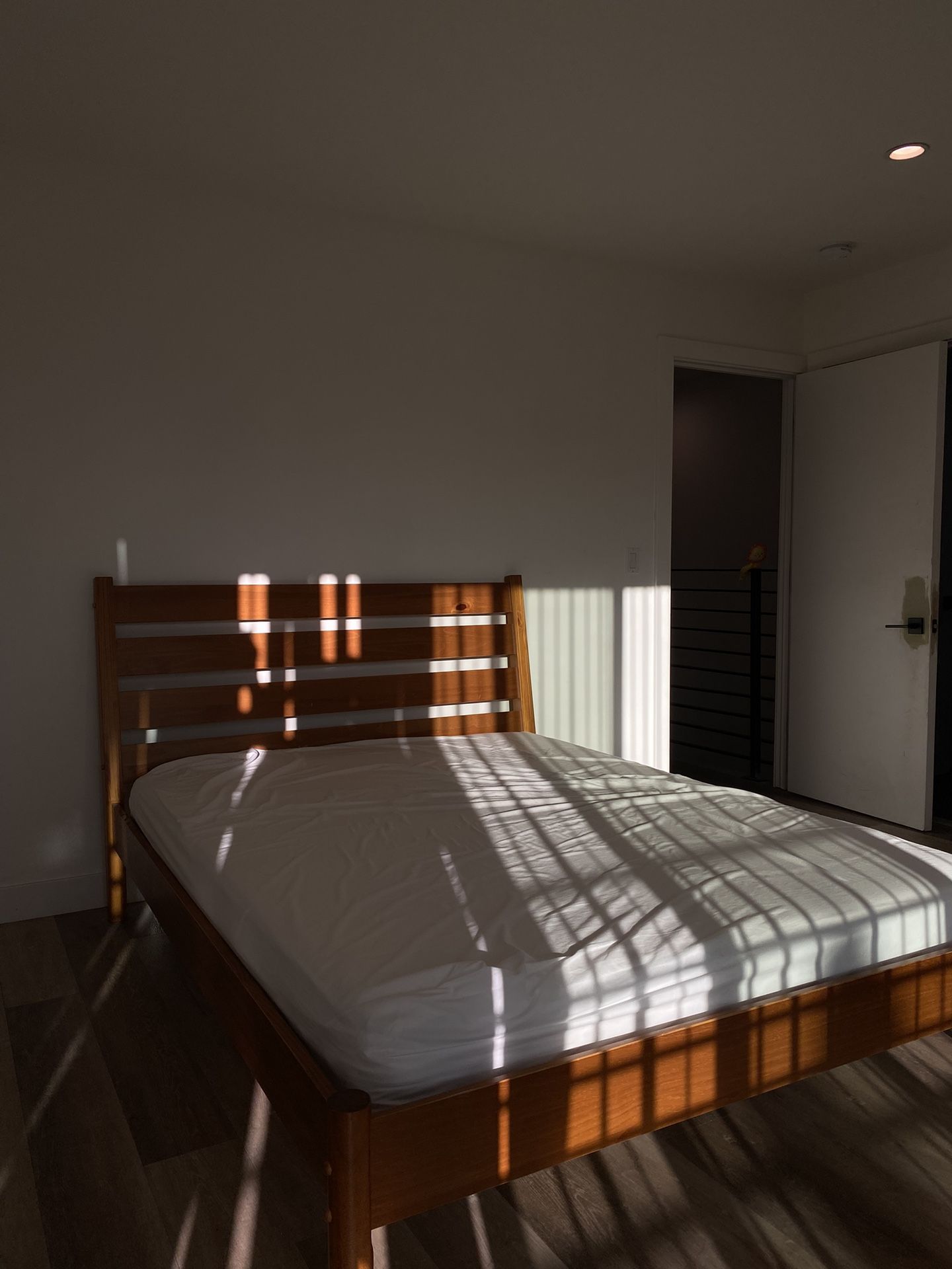 Bed frame + Matress