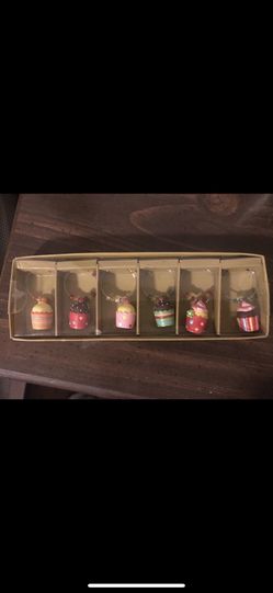 Cupcake, wine, glass markers