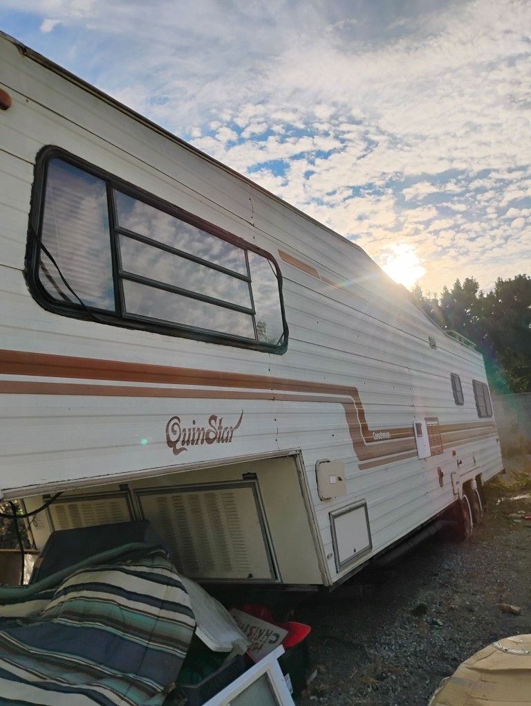 1981 Coachman Quinstar