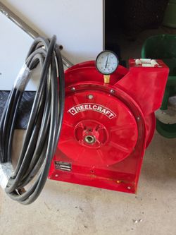 Reelcraft Red Hose Reel with Vacuum Gauge