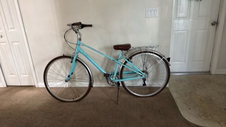 Schwinn Cruiser Bicycle – Light Blue – Excellent Condition