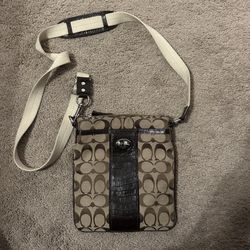 Coach Signature Canvas Crossbody Purse 