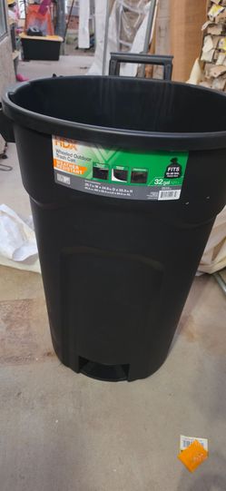 HDX 32 Gallon Wheeled Outdoor Trash Can no lid