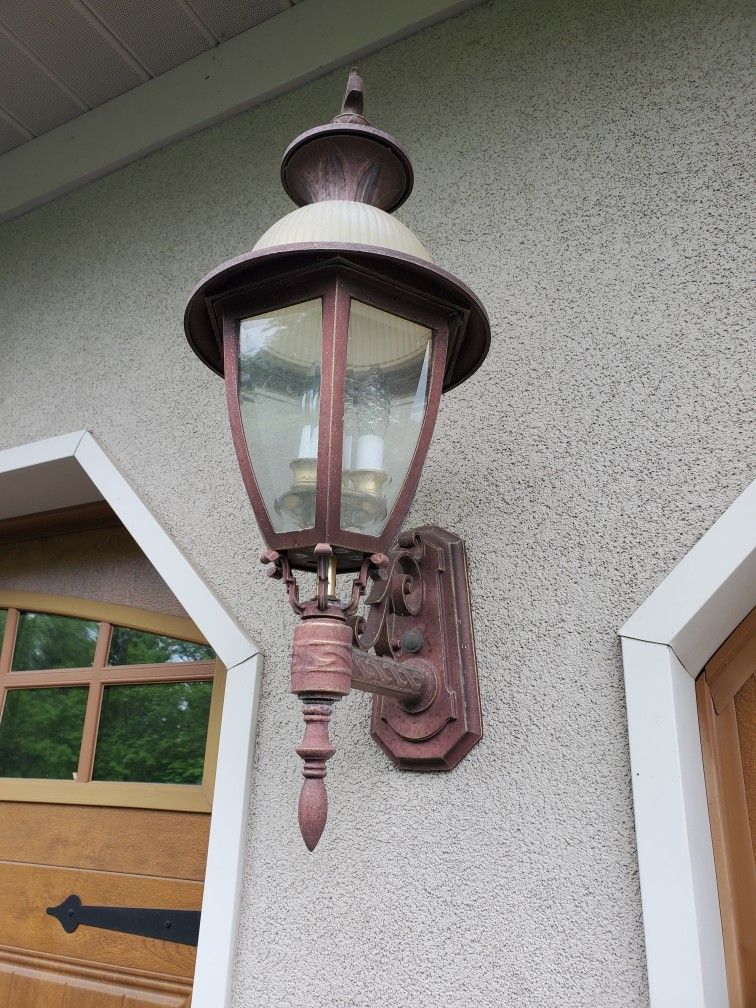 Hanover Lantern Outdoor Wall Sconce