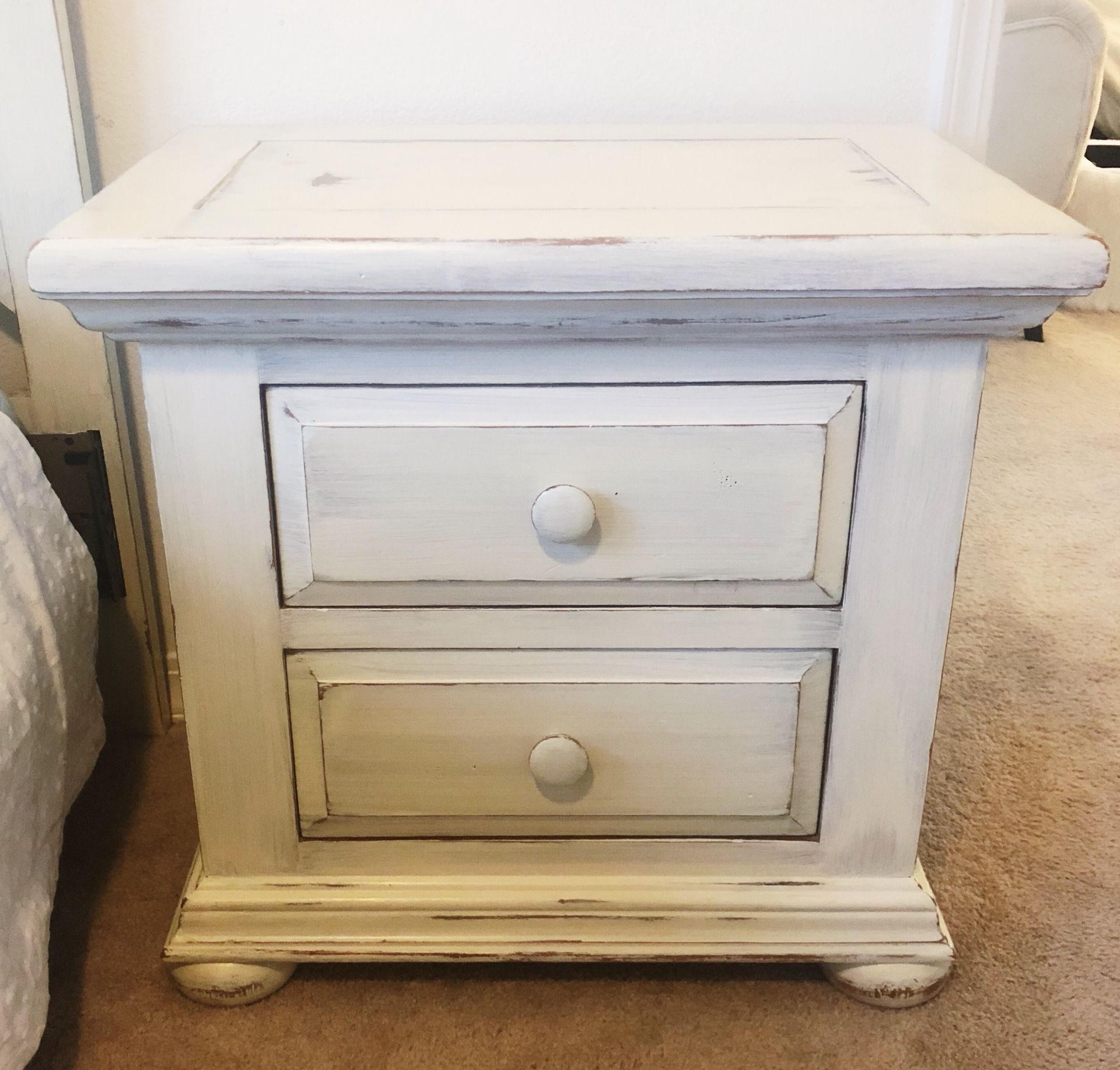 Broyhill Fontana Night Stand