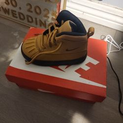nike toddler boot