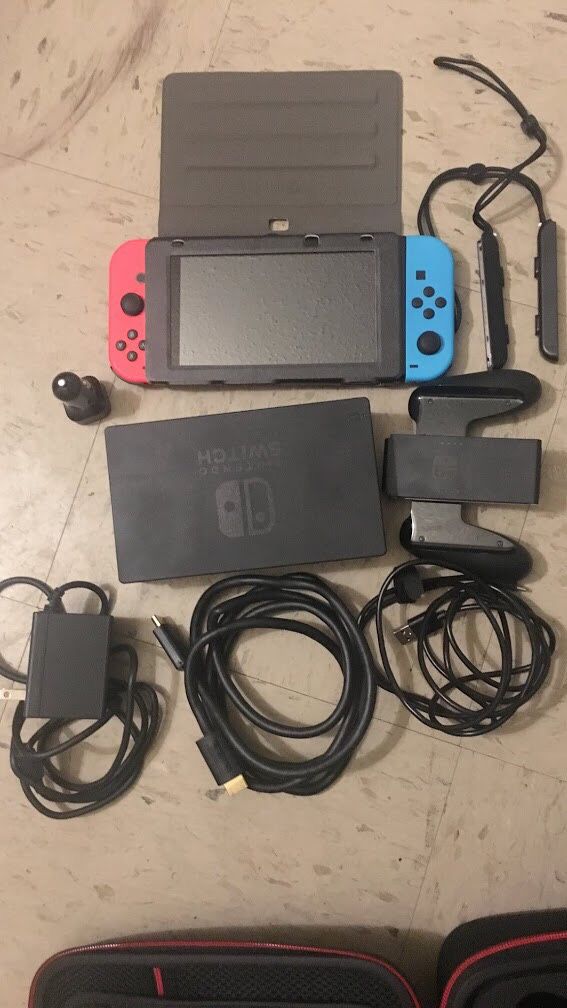 Pre-Owned Nintendo Switch console (free bag) for Sale in Brooklyn 