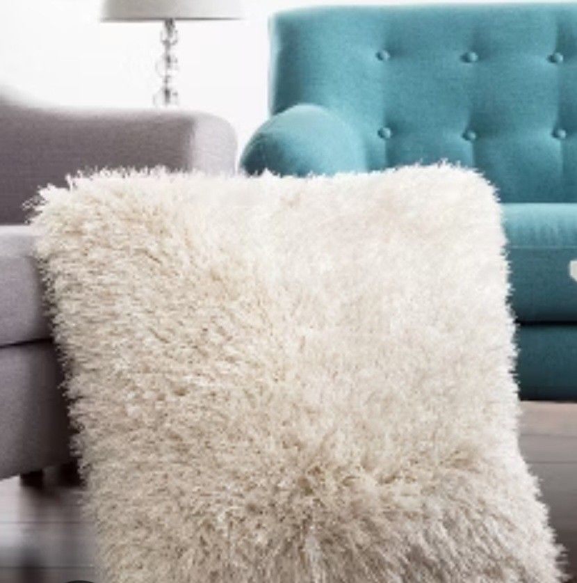 Mon Chateau Luxury Toss Collection