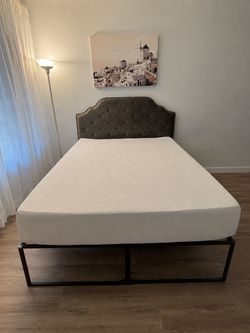 Queen Mattress, Headboard, Bedframe bundle (UTC area)