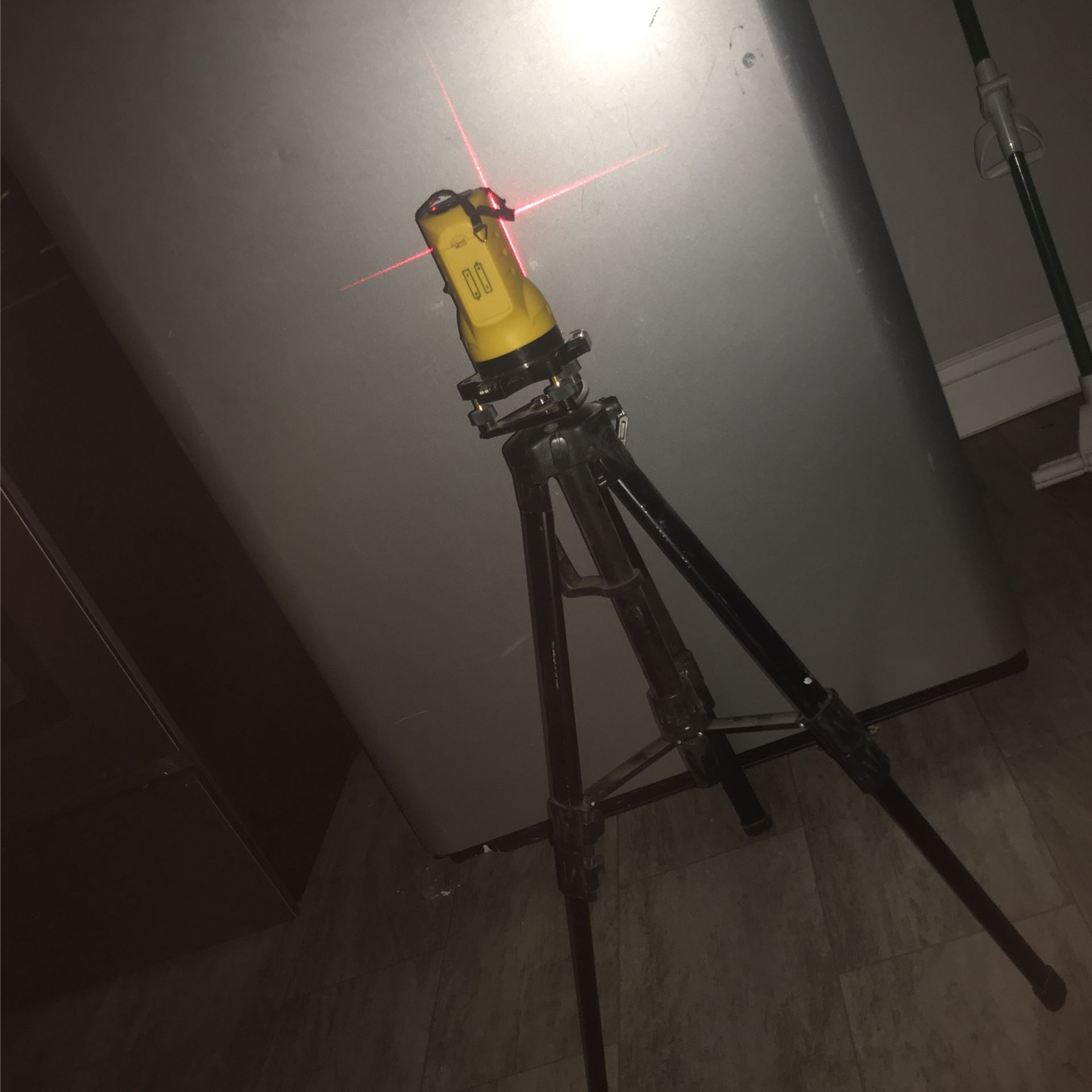 Level LASER WITH TRIPOD