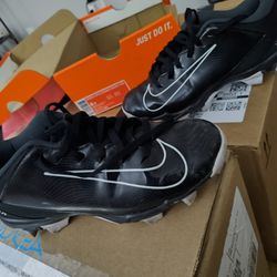 Nike Youth 4 Cleats