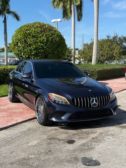 MERCEDES BENZ C300 2019