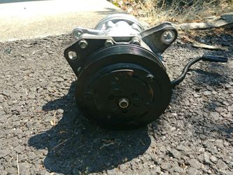 4.7 a/c compressor & altonator off a 01 Dodge Dakota