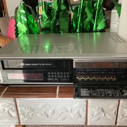 Quasar VCR  With Remote