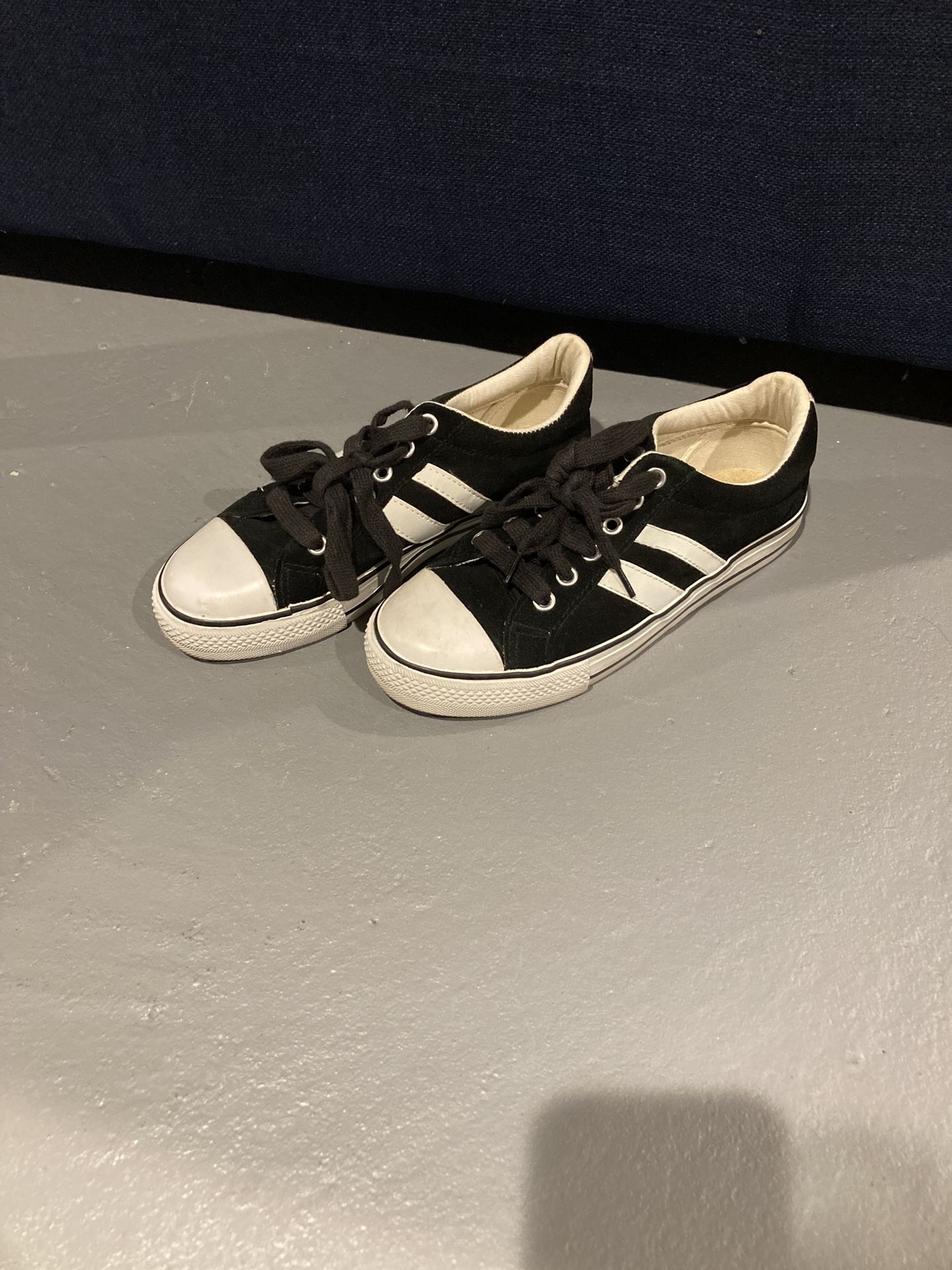 Retro Suede Sneakers Black And White By Xhilaration Women Size 6