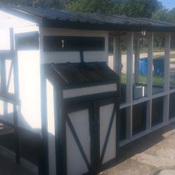NEW CUSTOM MADE CHICKEN COOP HOLDS UP TO 20 CHICKENS