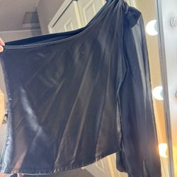 Leather one sleeve shirt