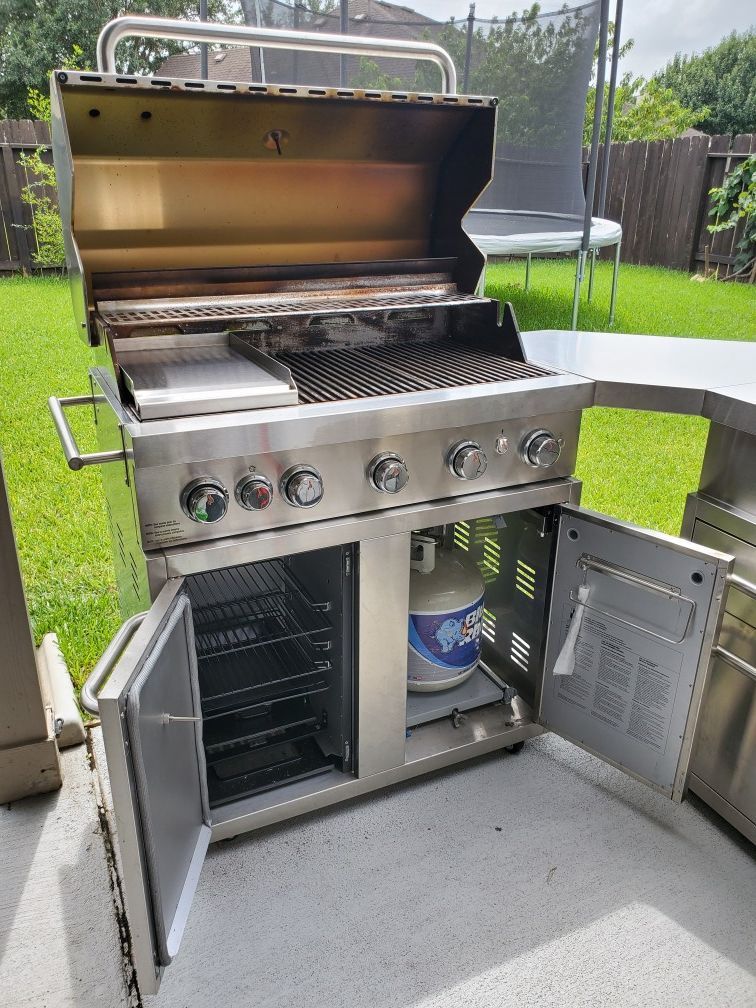 Signateur Island Grill With Smoker BBQ gril