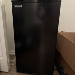 TRAMONTINA MINI FRIDGE
