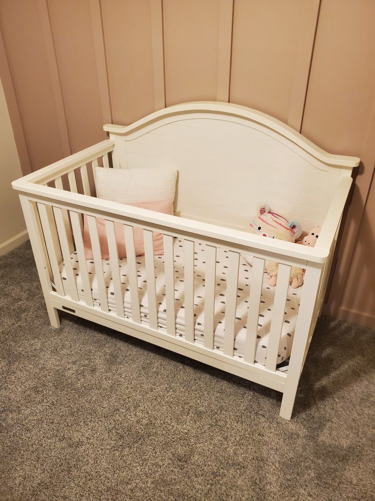4 In 1 Baby/toddler Crib